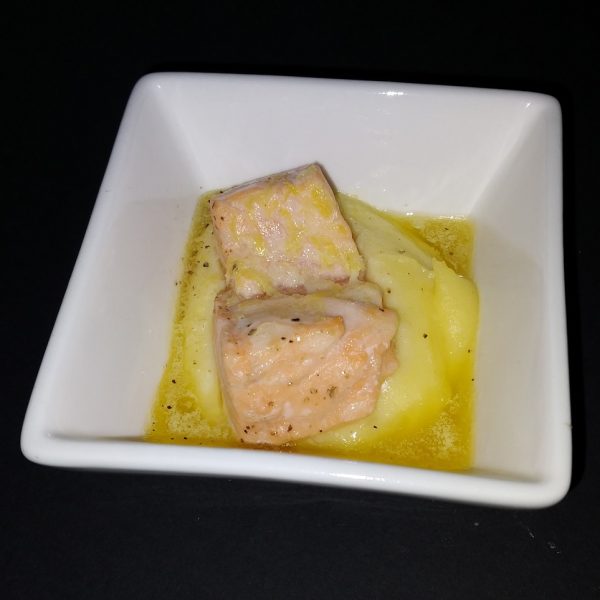 Miso-Lachs auf Wasabi-Kartoffelpüree