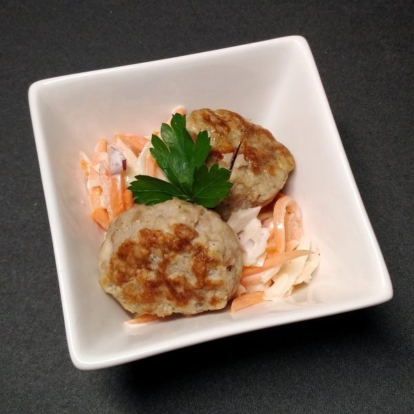 Mini-Meatball vom Rind und Schwein auf Coleslaw